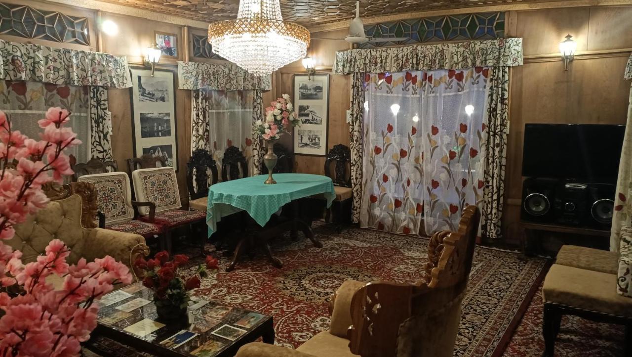 Heritage Geneva House Boat Srīnagar Dış mekan fotoğraf