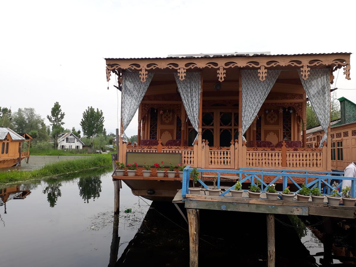 Heritage Geneva House Boat Srīnagar Dış mekan fotoğraf