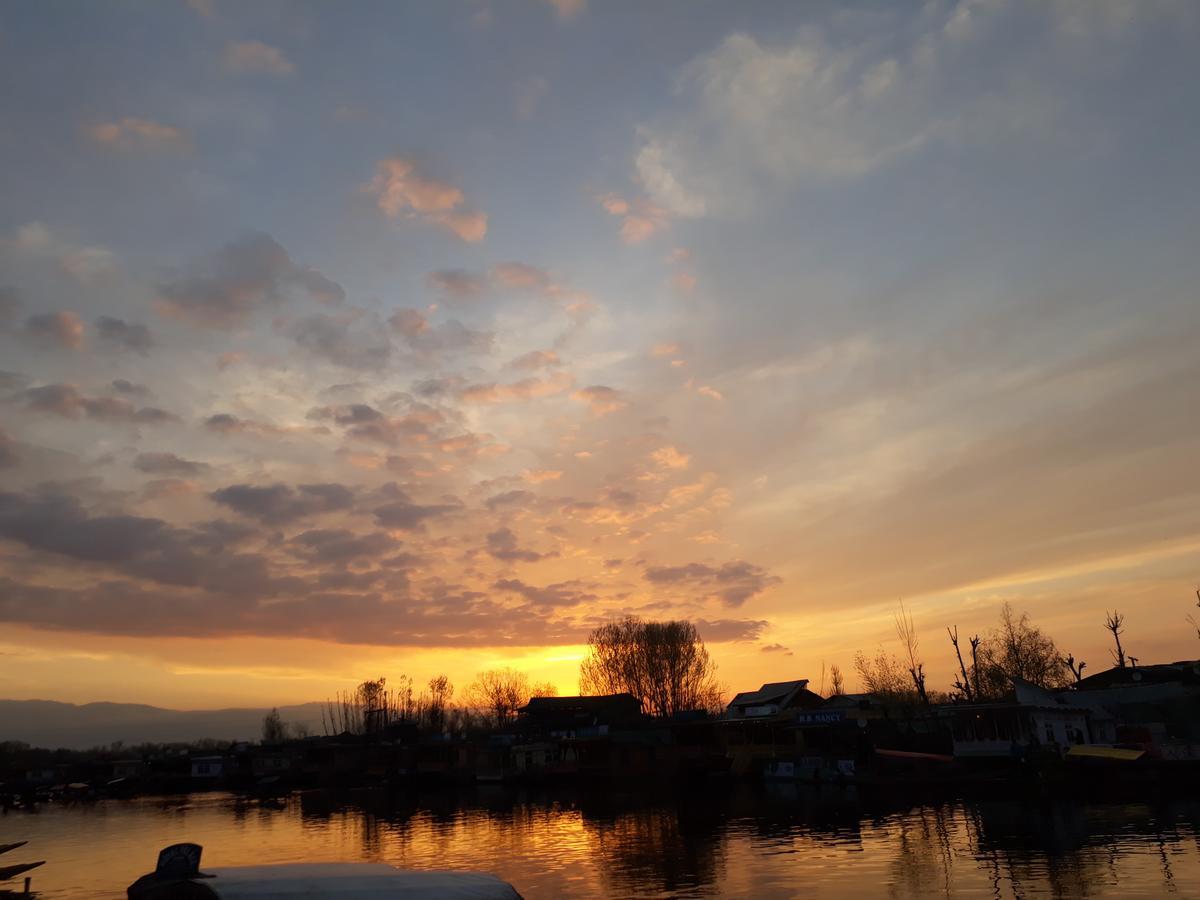 Heritage Geneva House Boat Srīnagar Dış mekan fotoğraf