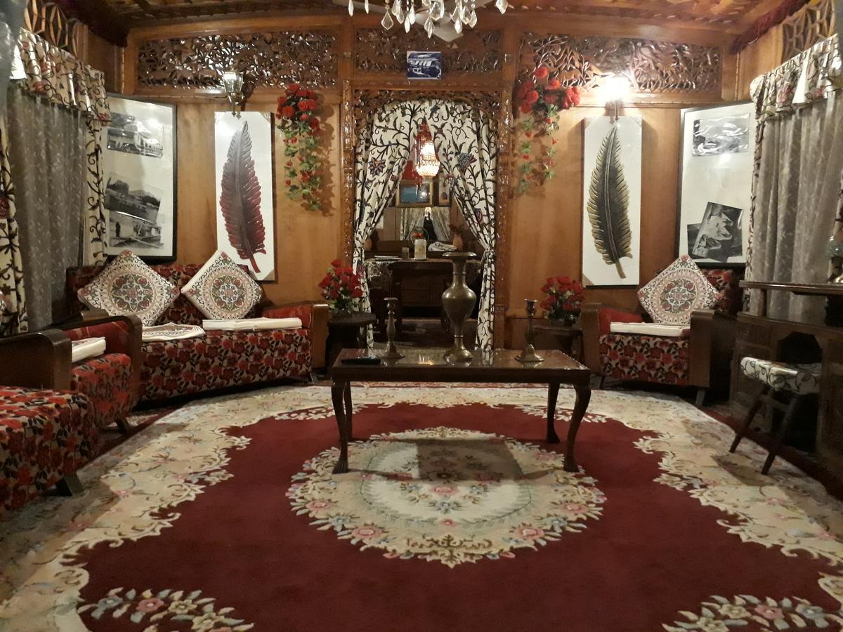 Heritage Geneva House Boat Srīnagar Dış mekan fotoğraf