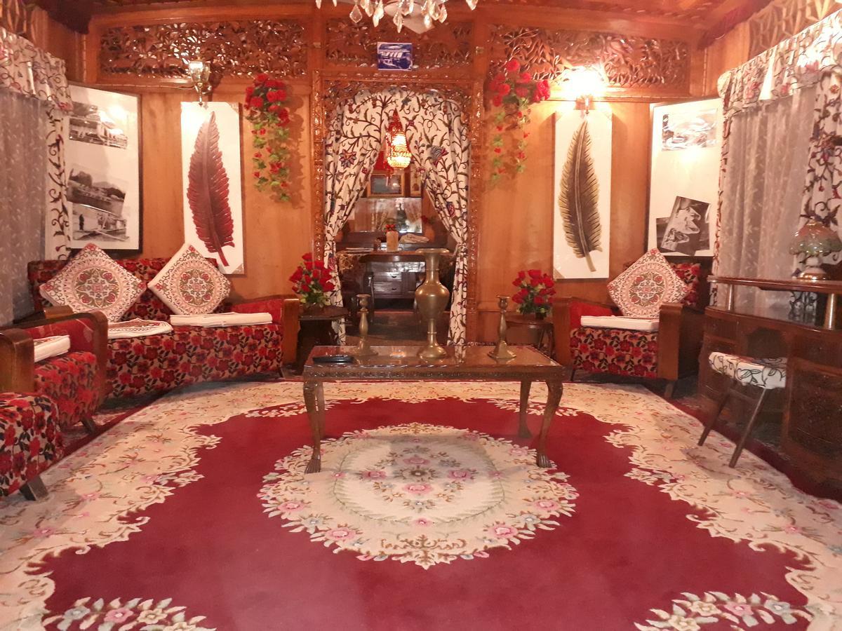 Heritage Geneva House Boat Srīnagar Dış mekan fotoğraf