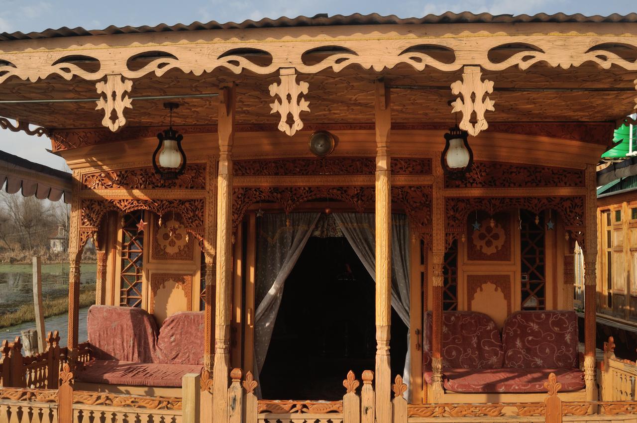 Heritage Geneva House Boat Srīnagar Dış mekan fotoğraf